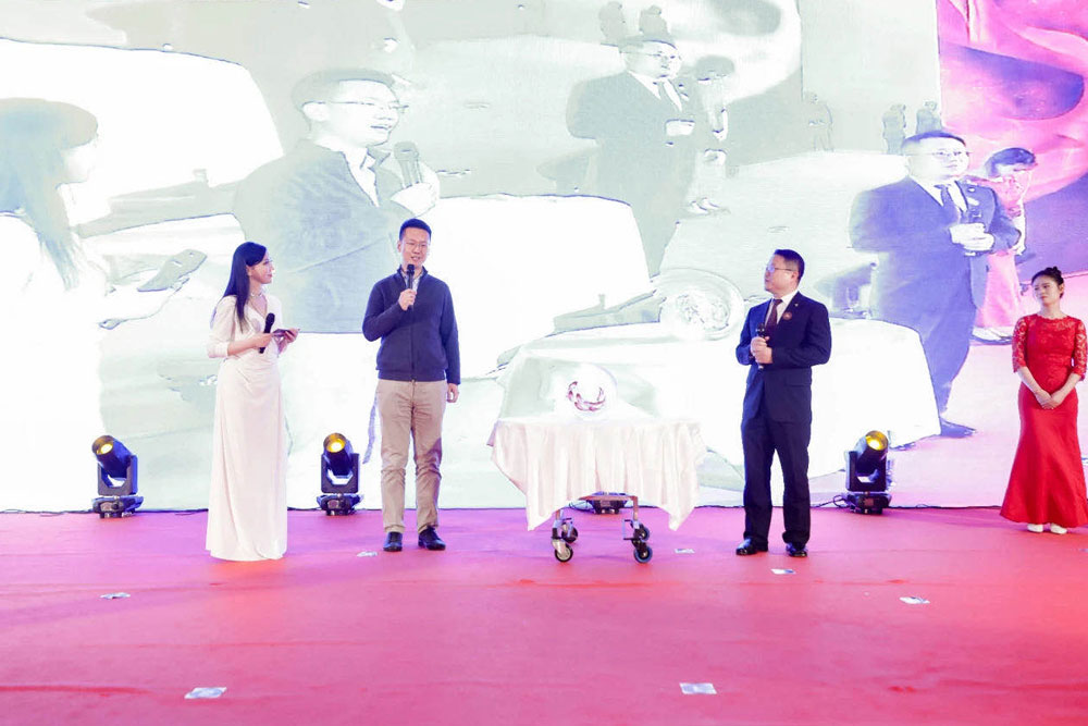 Review of the 20th Anniversary Ceremony of Micro-Tech (Nanjing)