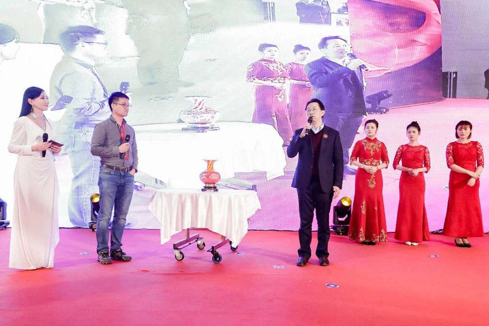 Review of the 20th Anniversary Ceremony of Micro-Tech (Nanjing)