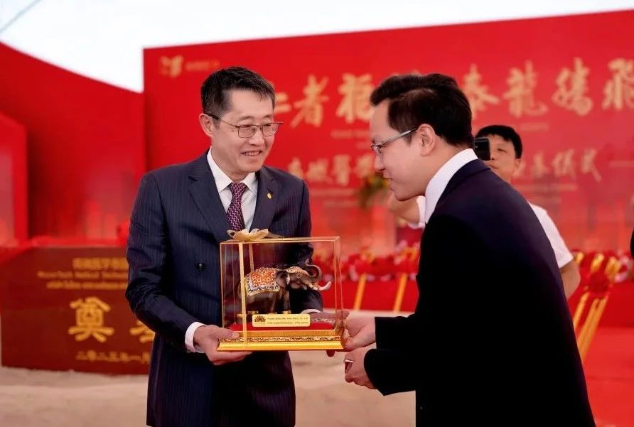 micro-tech-medical-holds-grand-groundbreaking-ceremony-for-thailand-manufacturing-center7.jpg